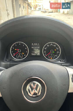 Позашляховик / Кросовер Volkswagen Tiguan 2015 в 