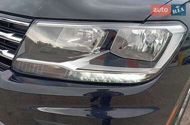 Позашляховик / Кросовер Volkswagen Tiguan 2018 в 