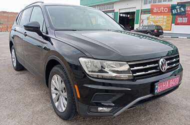 Позашляховик / Кросовер Volkswagen Tiguan 2018 в 