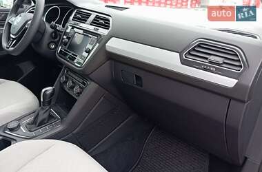 Позашляховик / Кросовер Volkswagen Tiguan 2018 в 