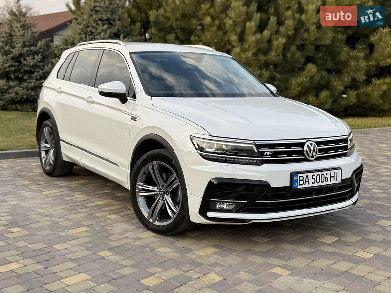 Внедорожник / Кроссовер Volkswagen Tiguan 2020 в 