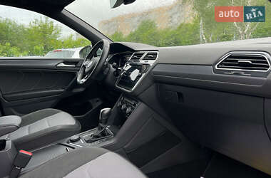 Внедорожник / Кроссовер Volkswagen Tiguan 2020 в 