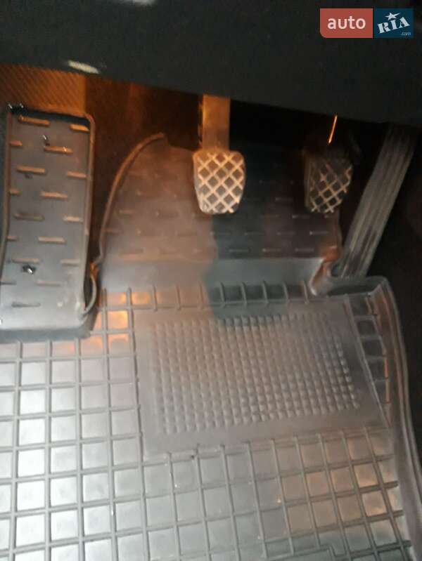 Внедорожник / Кроссовер Volkswagen Tiguan 2011 в Иршаве фото 24 Внедорожник / Кроссовер Volkswagen Tiguan 2011 в Иршаве