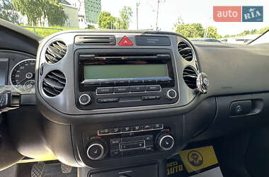 Внедорожник / Кроссовер Volkswagen Tiguan 2011 в 