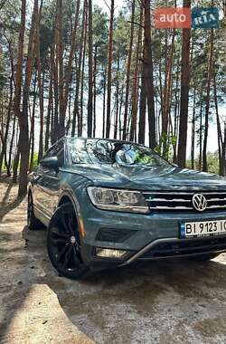 Внедорожник / Кроссовер Volkswagen Tiguan 2020 в 