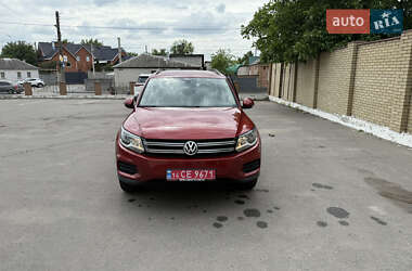 Позашляховик / Кросовер Volkswagen Tiguan 2015 в 