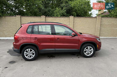Позашляховик / Кросовер Volkswagen Tiguan 2015 в 