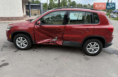 Позашляховик / Кросовер Volkswagen Tiguan 2015 в 
