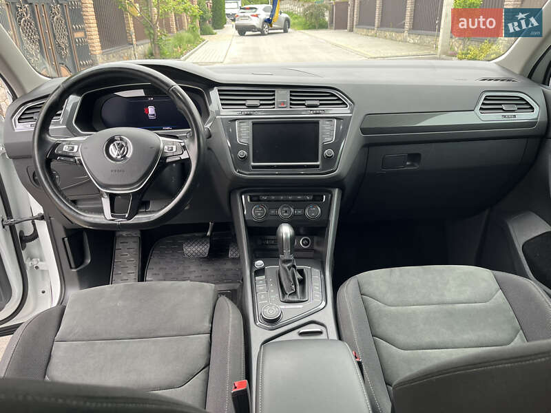 Внедорожник / Кроссовер Volkswagen Tiguan 2017 в Виннице