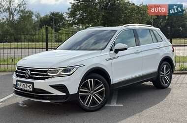 Внедорожник / Кроссовер Volkswagen Tiguan 2022 в Киеве