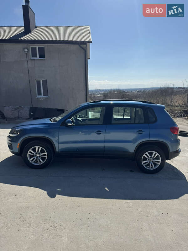 Внедорожник / Кроссовер Volkswagen Tiguan 2016 в 