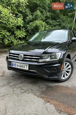 Внедорожник / Кроссовер Volkswagen Tiguan 2017 в Немирове