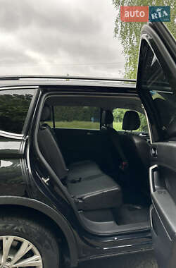 Позашляховик / Кросовер Volkswagen Tiguan 2017 в 