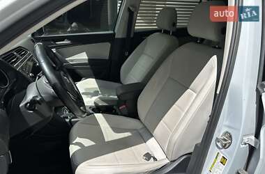 Внедорожник / Кроссовер Volkswagen Tiguan 2018 в 