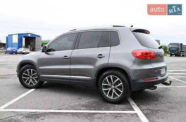 Внедорожник / Кроссовер Volkswagen Tiguan 2014 в 