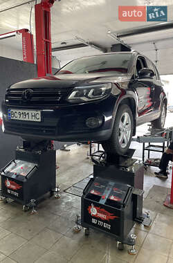 Позашляховик / Кросовер Volkswagen Tiguan 2011 в 
