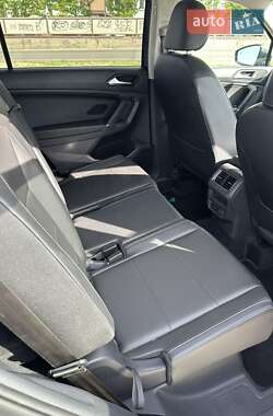 Внедорожник / Кроссовер Volkswagen Tiguan 2018 в 