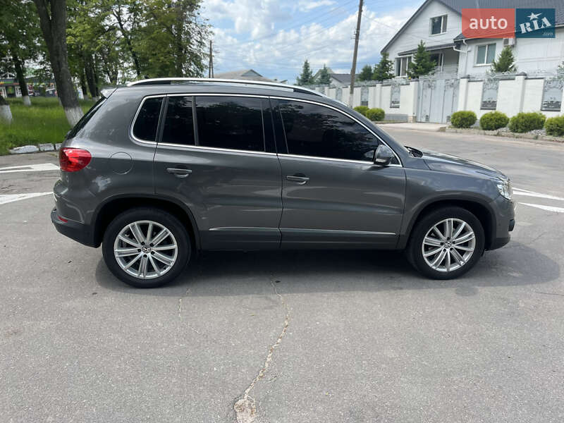 Внедорожник / Кроссовер Volkswagen Tiguan 2016 в Виннице
