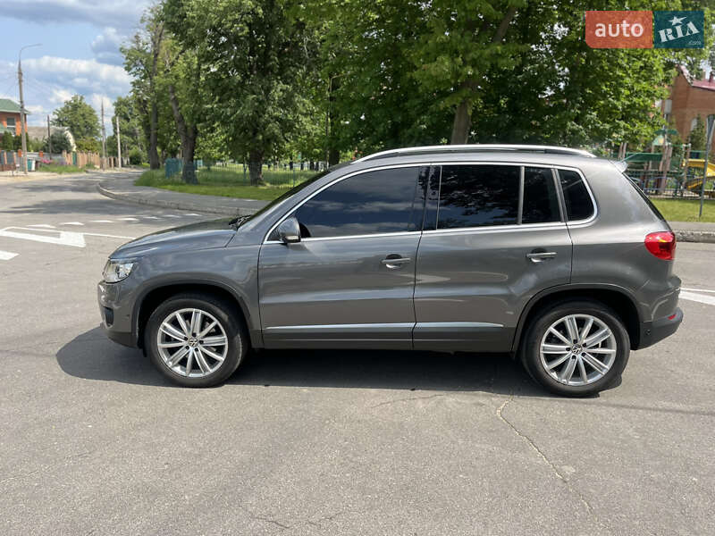 Внедорожник / Кроссовер Volkswagen Tiguan 2016 в Виннице