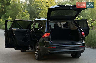 Позашляховик / Кросовер Volkswagen Tiguan 2021 в 