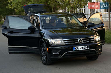 Позашляховик / Кросовер Volkswagen Tiguan 2021 в 