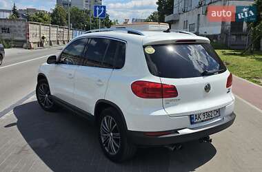 Внедорожник / Кроссовер Volkswagen Tiguan 2016 в 