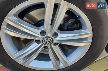 Позашляховик / Кросовер Volkswagen Tiguan 2018 в 