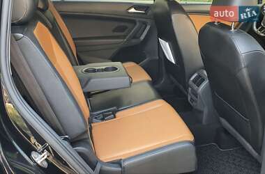 Позашляховик / Кросовер Volkswagen Tiguan 2018 в 