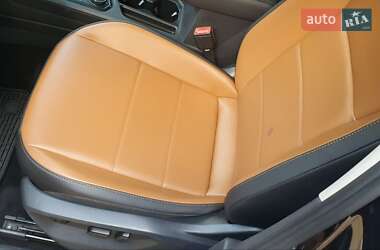 Позашляховик / Кросовер Volkswagen Tiguan 2018 в 