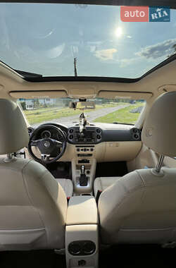 Внедорожник / Кроссовер Volkswagen Tiguan 2012 в 