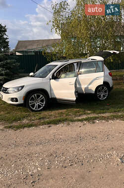 Внедорожник / Кроссовер Volkswagen Tiguan 2012 в 