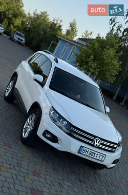 Внедорожник / Кроссовер Volkswagen Tiguan 2011 в 