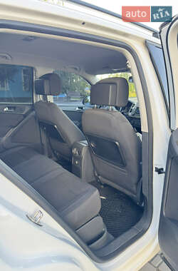 Внедорожник / Кроссовер Volkswagen Tiguan 2011 в 