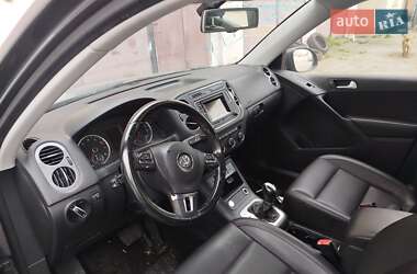 Позашляховик / Кросовер Volkswagen Tiguan 2016 в 