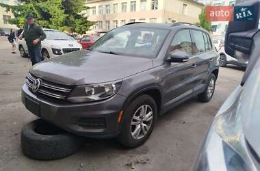 Позашляховик / Кросовер Volkswagen Tiguan 2016 в Рівному