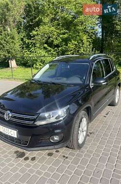 Внедорожник / Кроссовер Volkswagen Tiguan 2012 в 