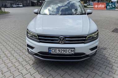 Позашляховик / Кросовер Volkswagen Tiguan 2016 в Чернівцях