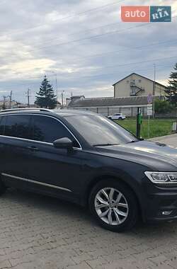Внедорожник / Кроссовер Volkswagen Tiguan 2018 в 