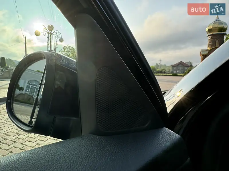 Volkswagen Tiguan 2017 VIN WVGTV7AX5HK024101 фото оголошення 9 з 98