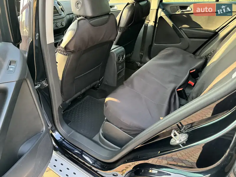 Volkswagen Tiguan 2017 VIN WVGTV7AX5HK024101 фото оголошення 18 з 98