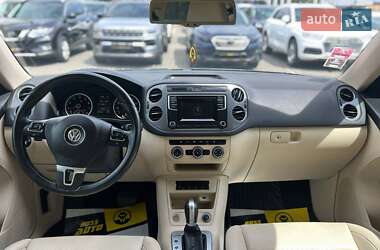 Внедорожник / Кроссовер Volkswagen Tiguan 2016 в 