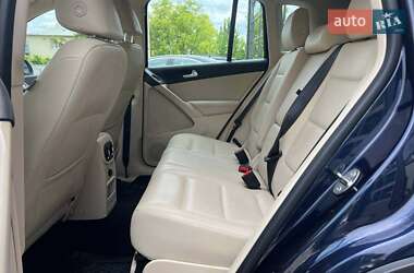 Внедорожник / Кроссовер Volkswagen Tiguan 2016 в 