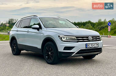 Внедорожник / Кроссовер Volkswagen Tiguan 2018 в 