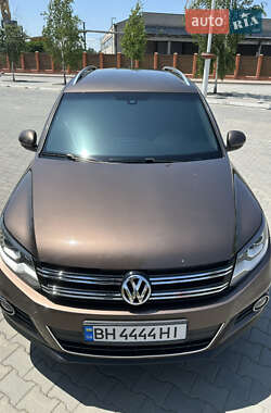 Позашляховик / Кросовер Volkswagen Tiguan 2015 в Ізмаїлі