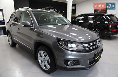 Позашляховик / Кросовер Volkswagen Tiguan 2014 в 