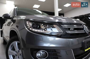 Позашляховик / Кросовер Volkswagen Tiguan 2014 в 