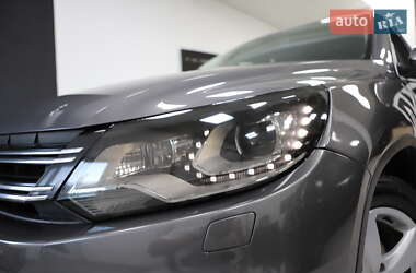 Позашляховик / Кросовер Volkswagen Tiguan 2014 в 
