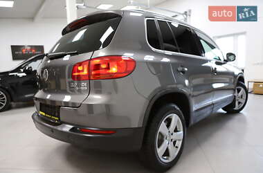 Позашляховик / Кросовер Volkswagen Tiguan 2014 в 