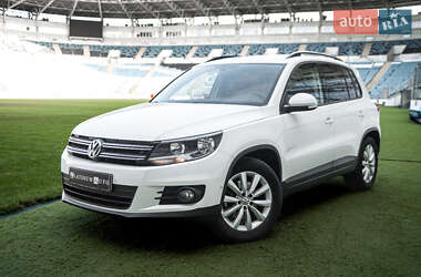 Позашляховик / Кросовер Volkswagen Tiguan 2015 в Одесі