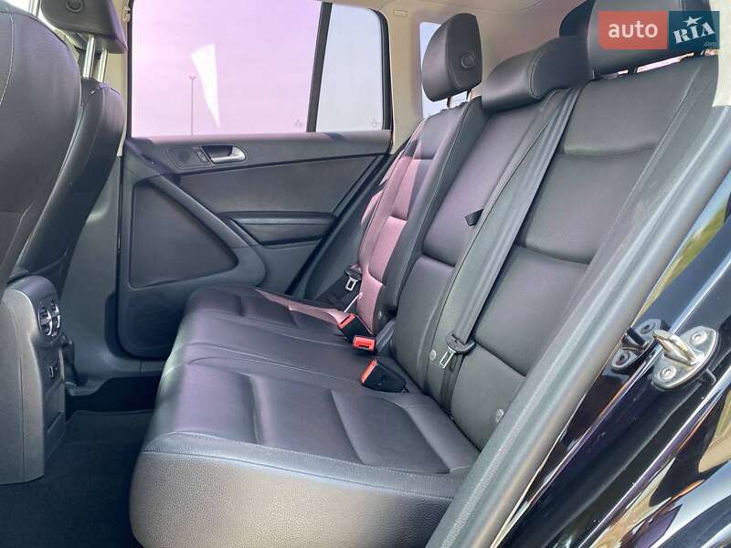 Внедорожник / Кроссовер Volkswagen Tiguan 2015 в Львове